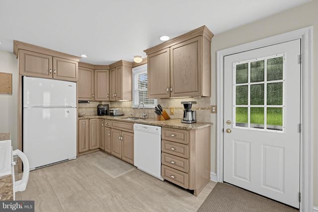 58 UPLAND RD, Havertown, PA 19083