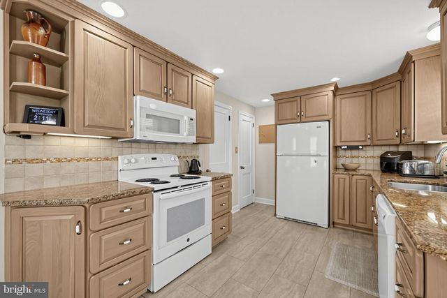 58 UPLAND RD, Havertown, PA 19083