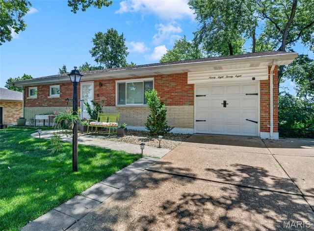 9828 Whitcomb Lane, Affton, MO 63123