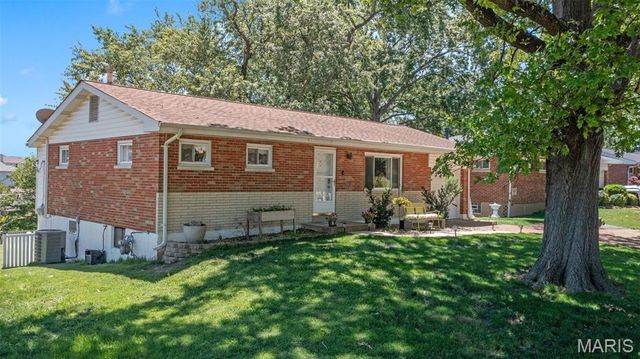 9828 Whitcomb Lane, Affton, MO 63123