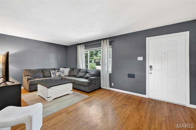 9828 Whitcomb Lane, Affton, MO 63123