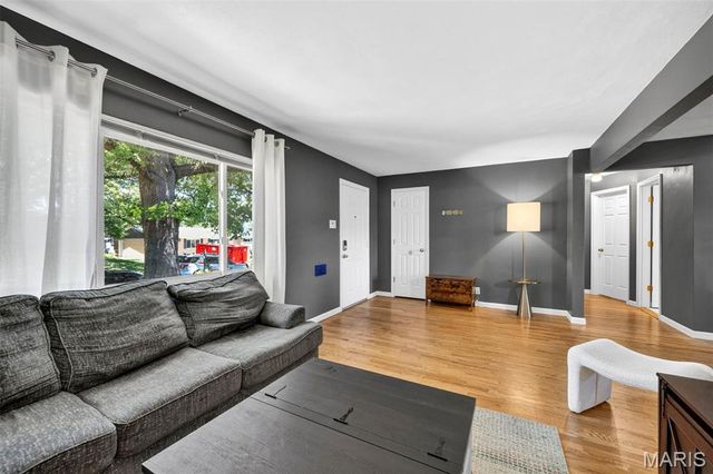 9828 Whitcomb Lane, Affton, MO 63123