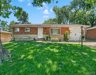 9828 Whitcomb Lane, Affton, MO 63123
