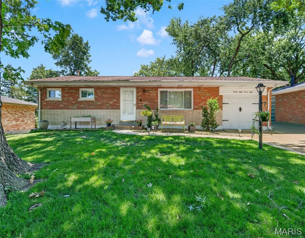 9828 Whitcomb Lane, Affton, MO 63123