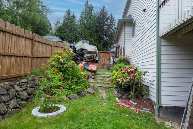 23184 Brandon Place NW, Poulsbo, WA 98370