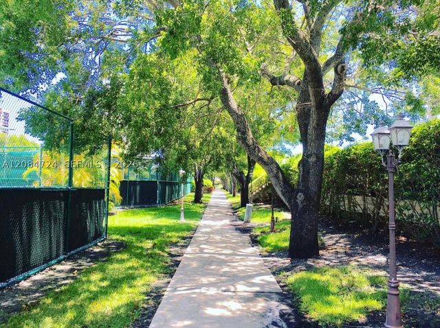 11111 Biscayne Blvd 6E, Miami, FL 33181