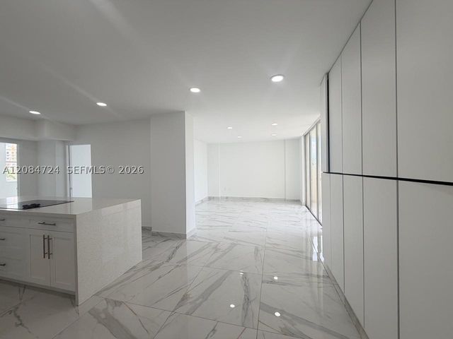 11111 Biscayne Blvd 6E, Miami, FL 33181