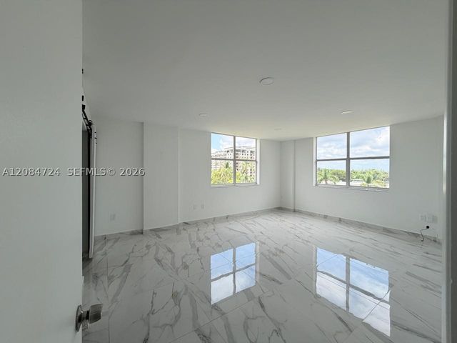 11111 Biscayne Blvd 6E, Miami, FL 33181