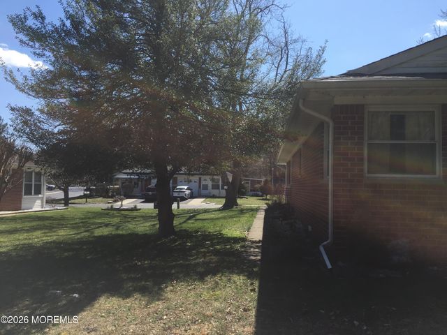 39 Crocus Lane B, Manchester, NJ 08759