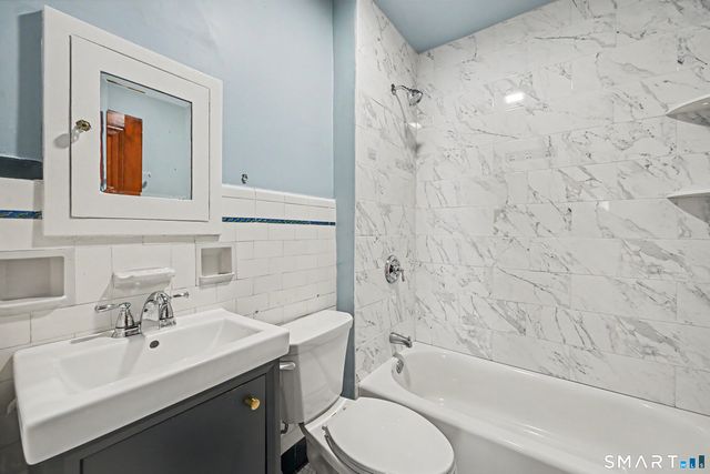 33 Maple Street, West Haven, CT 06516