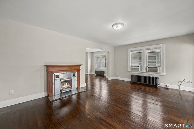 33 Maple Street, West Haven, CT 06516