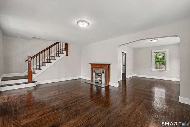 33 Maple Street, West Haven, CT 06516