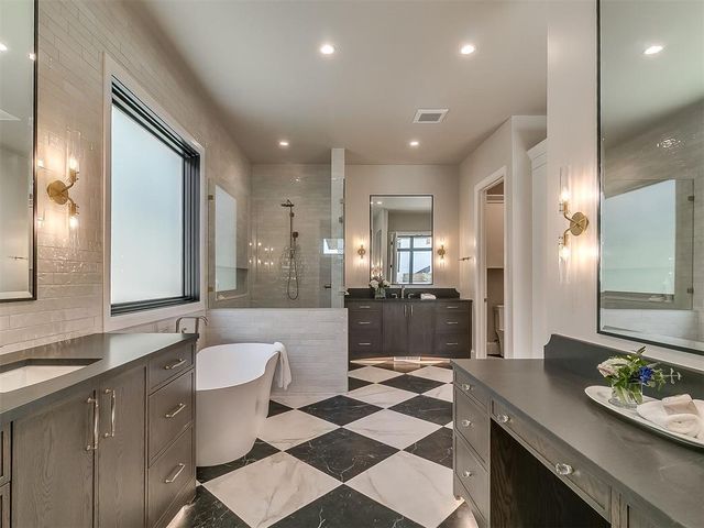 916 NW 156th Street, Edmond, OK 73013