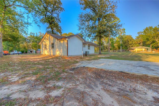 388 Sunrise Wood Road, Goodrich, TX 77335