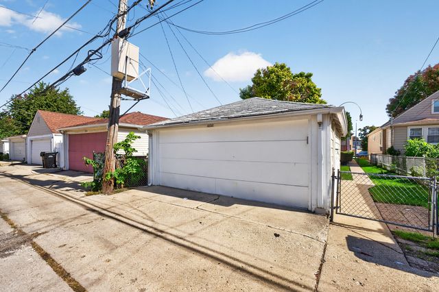 4132 N Osceola Avenue, Norridge, IL 60706