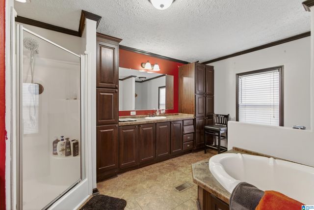 60 COUNTY ROAD 556, Clanton, AL 35046