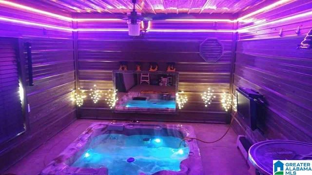 60 COUNTY ROAD 556, Clanton, AL 35046