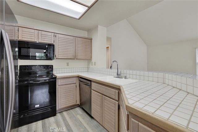 24 Vassar Aisle, Irvine, CA 92612