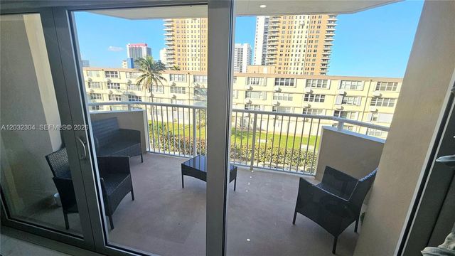 1950 S Ocean Drive 3D, Hallandale Beach, FL 33009
