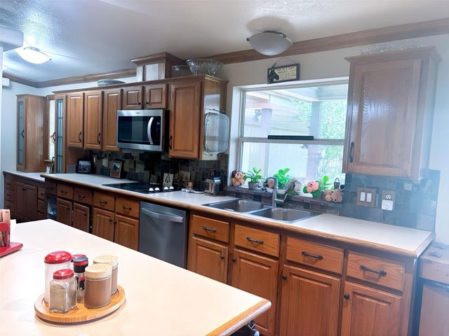 129 Saint Michaels Drive, Trinidad, TX 75163