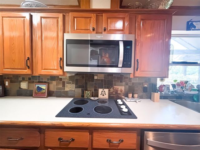 129 Saint Michaels Drive, Trinidad, TX 75163