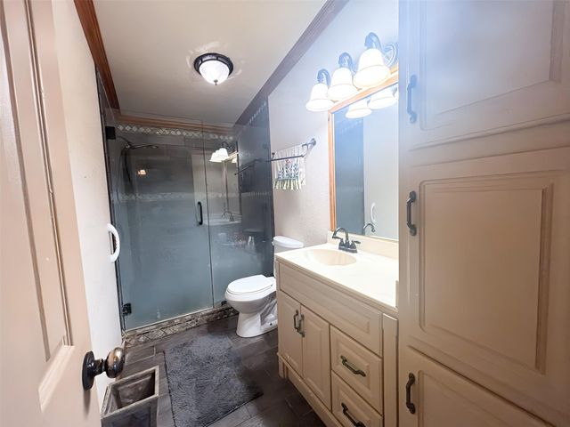 129 Saint Michaels Drive, Trinidad, TX 75163