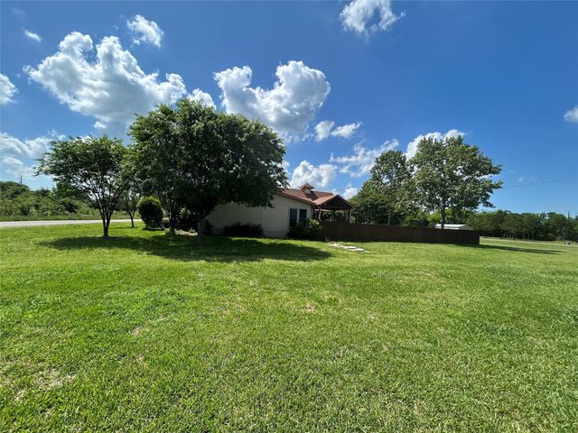 129 Saint Michaels Drive, Trinidad, TX 75163