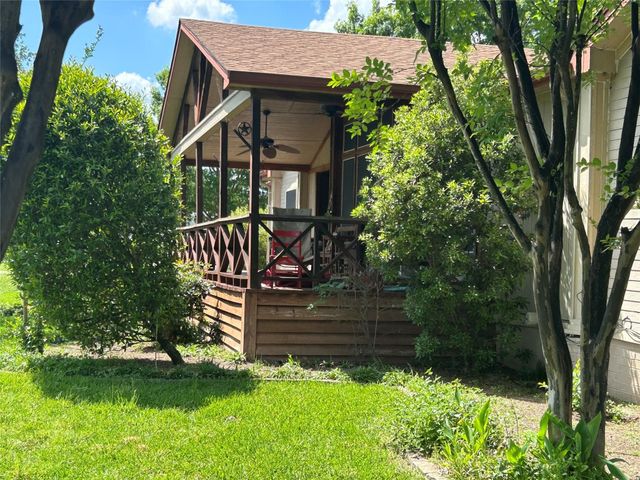 129 Saint Michaels Drive, Trinidad, TX 75163