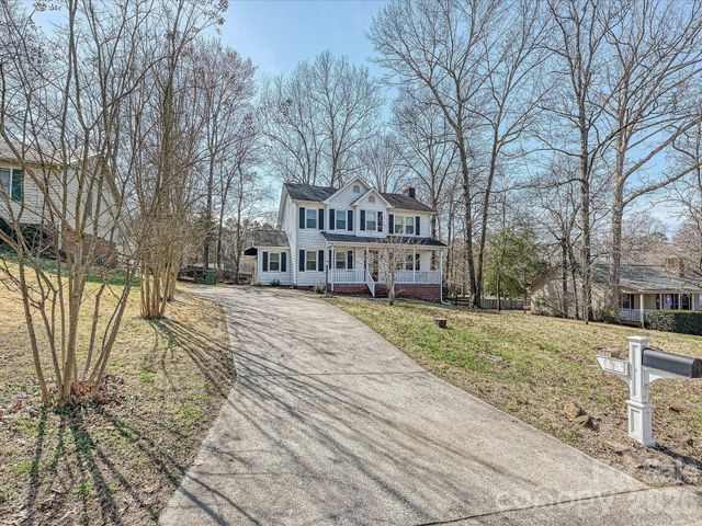 104 Deertrack Drive, Mount Holly, NC 28120