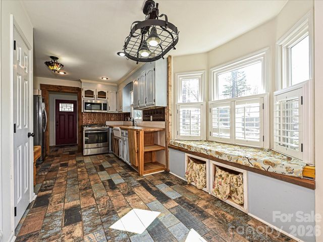 104 Deertrack Drive, Mount Holly, NC 28120