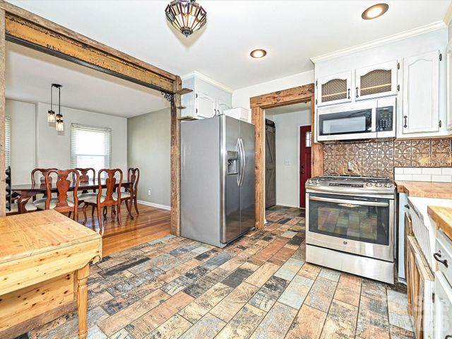 104 Deertrack Drive, Mount Holly, NC 28120