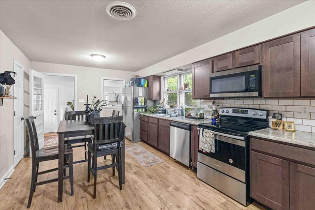 606 CLINKSCALES RD, Columbia, MO 65203