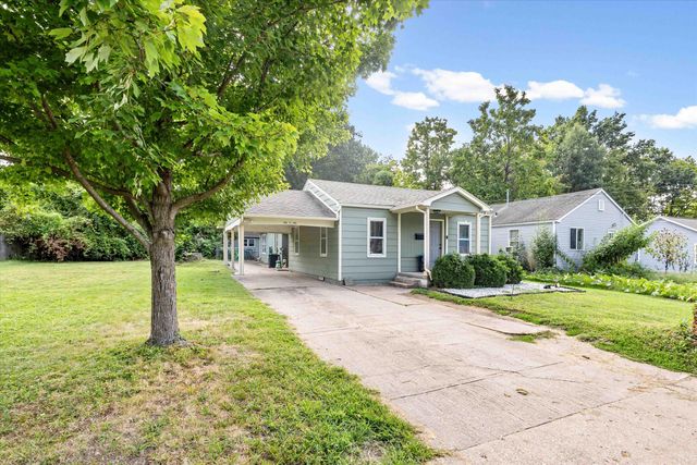 606 CLINKSCALES RD, Columbia, MO 65203