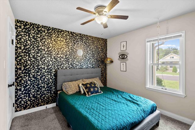 606 CLINKSCALES RD, Columbia, MO 65203