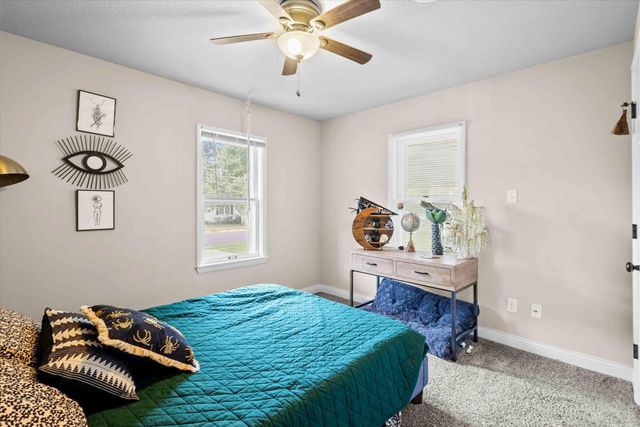 606 CLINKSCALES RD, Columbia, MO 65203