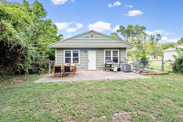 606 CLINKSCALES RD, Columbia, MO 65203