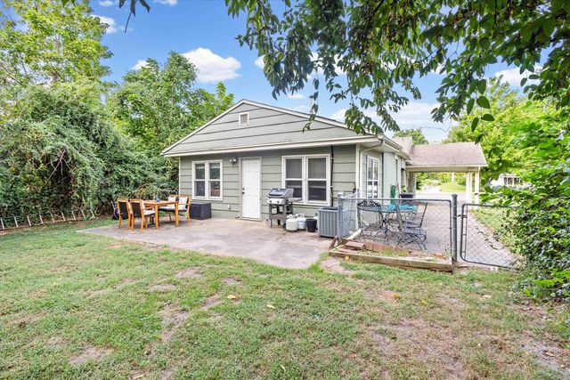 606 CLINKSCALES RD, Columbia, MO 65203