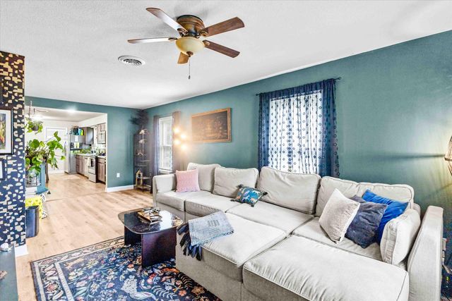 606 CLINKSCALES RD, Columbia, MO 65203