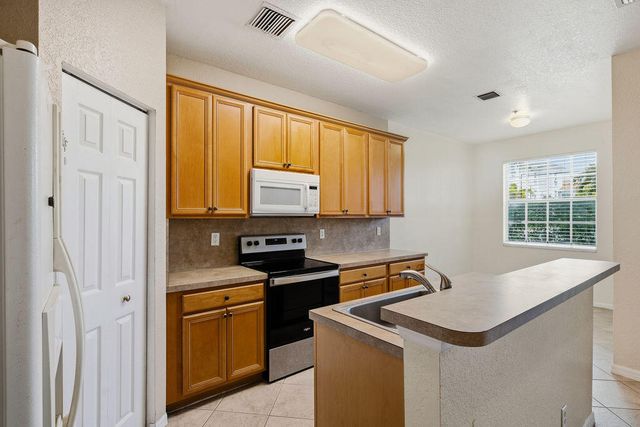 160 Village Boulevard G, Tequesta, FL 33469