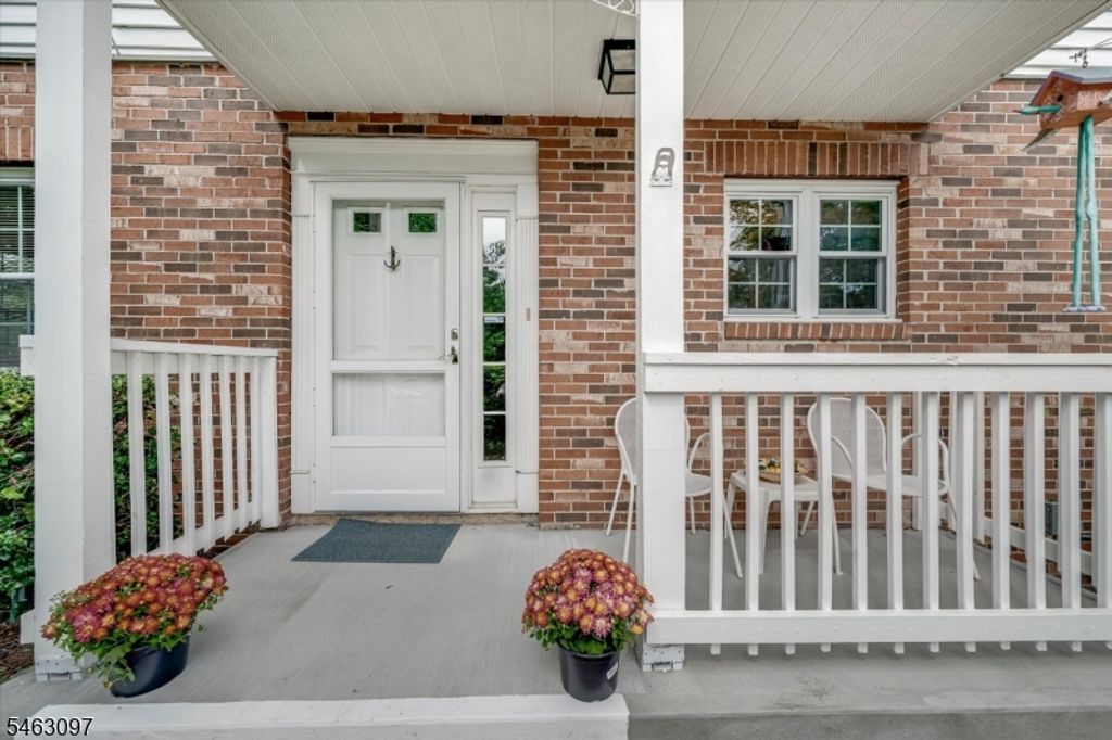 16 Lexington Ct, Chatham Twp., NJ 07928 — exterior