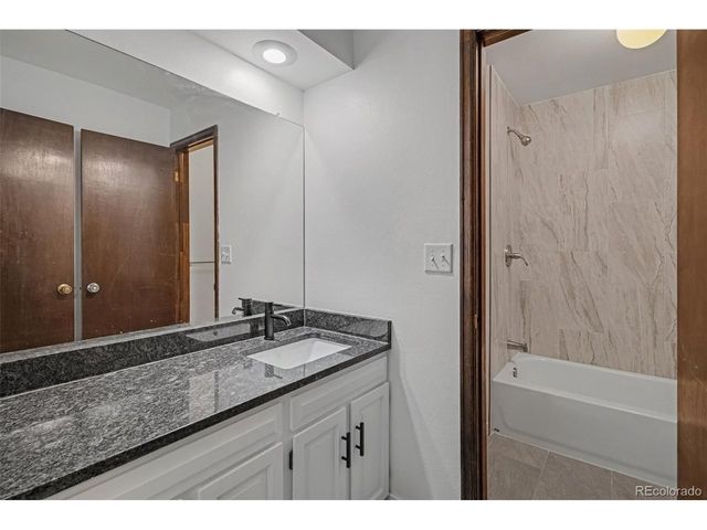 6556 S Brentwood Way, Littleton, CO 80123