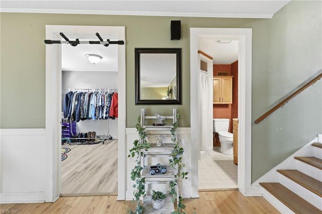 945 Redwood CIR, Virginia Beach, VA 23464