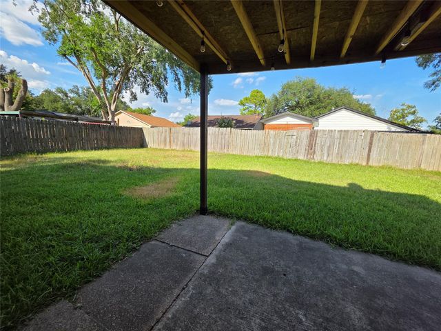 1015 Western Hills Drive, Katy, TX 77450