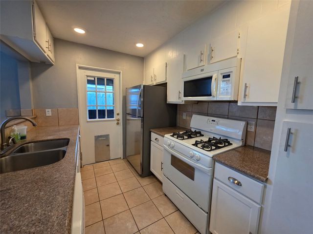 1015 Western Hills Drive, Katy, TX 77450