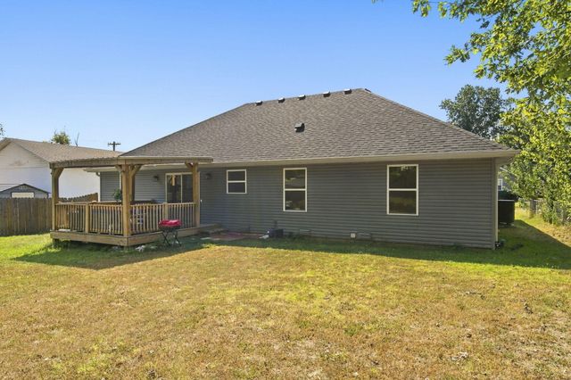 3141 E Iroquois Street, Springfield, MO 65804
