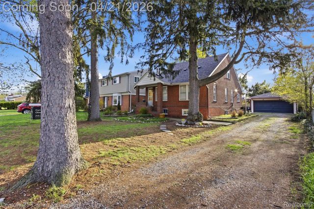 2517 MAPLEWOOD Avenue, Royal Oak, MI 48073