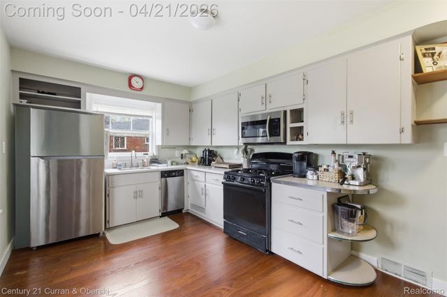 2517 MAPLEWOOD Avenue, Royal Oak, MI 48073