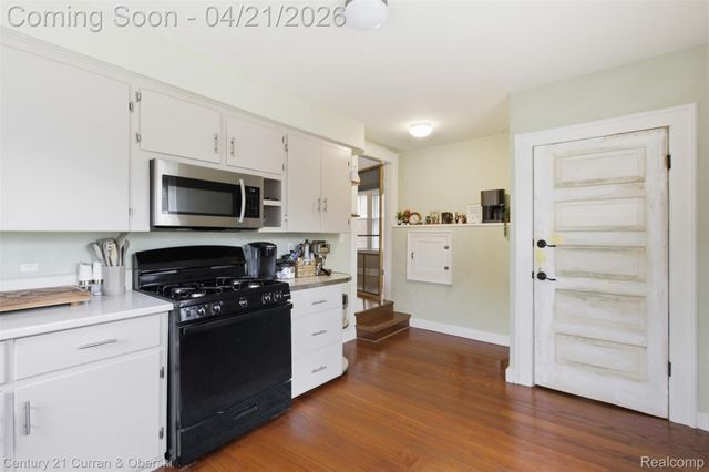 2517 MAPLEWOOD Avenue, Royal Oak, MI 48073