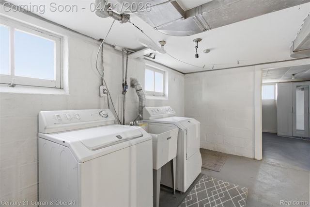 2517 MAPLEWOOD Avenue, Royal Oak, MI 48073