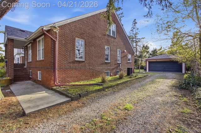 2517 MAPLEWOOD Avenue, Royal Oak, MI 48073